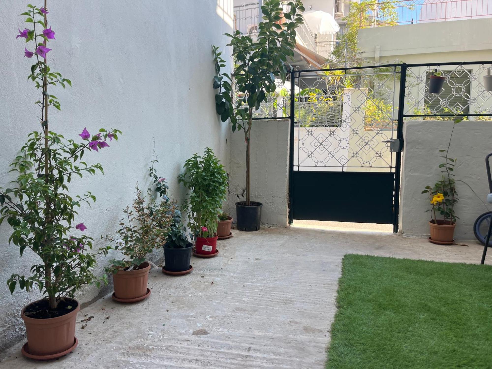 Noa - Designed Garden Studio In The City Center Kalamata Exterior foto